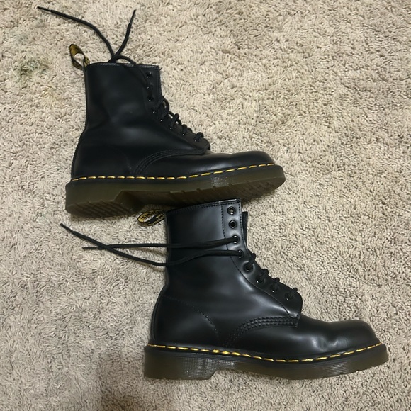 Dr. Martens - Picture 2 of 6